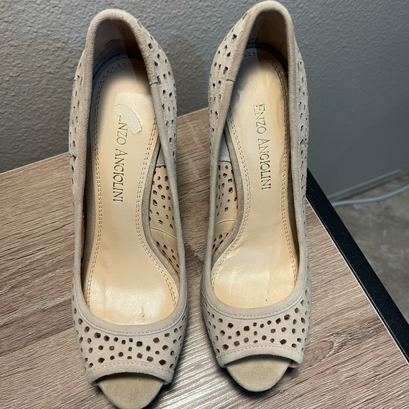 Enzo Angiolini Beige Peep Toe Heels - Picture 1 of 10